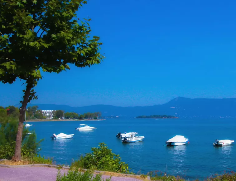Take a seaside walk to enjoy Corfu at its best!